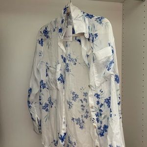 NWT Bella Dahl blue and white floral Button Down Shirt medium